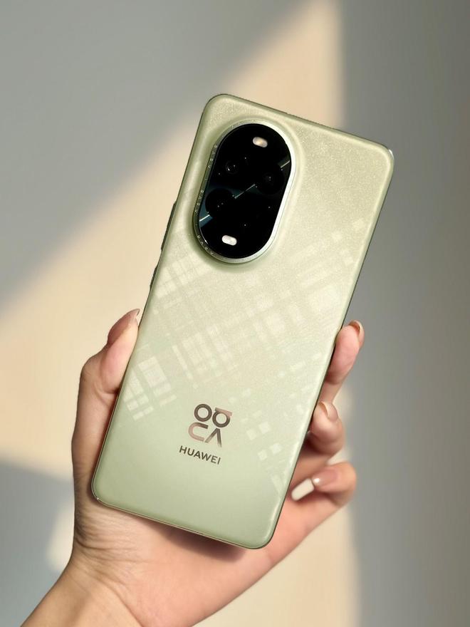 系列和nova Flip引领情人节送礼潮流凯发K8国际时尚颜值天生一对nova 