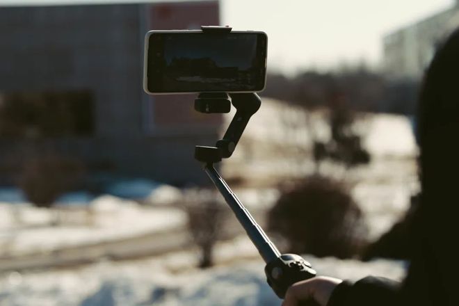 Moblie 7 Pro稳定器首发初体验！k8凯发一触即发549元！大疆OSMO(图6)