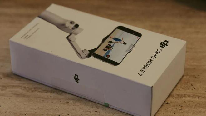 Moblie 7 Pro稳定器首发初体验！k8凯发一触即发549元！大疆OSMO(图4)