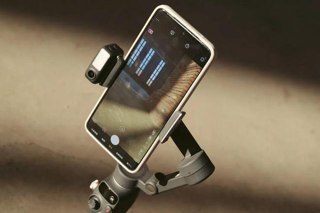 Moblie 7 Pro稳定器首发初体验！k8凯发一触即发549元！大疆OSMO(图8)